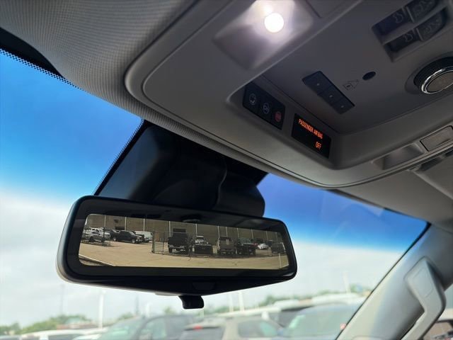 Used 2019 Cadillac Escalade Luxury RWD image 16
