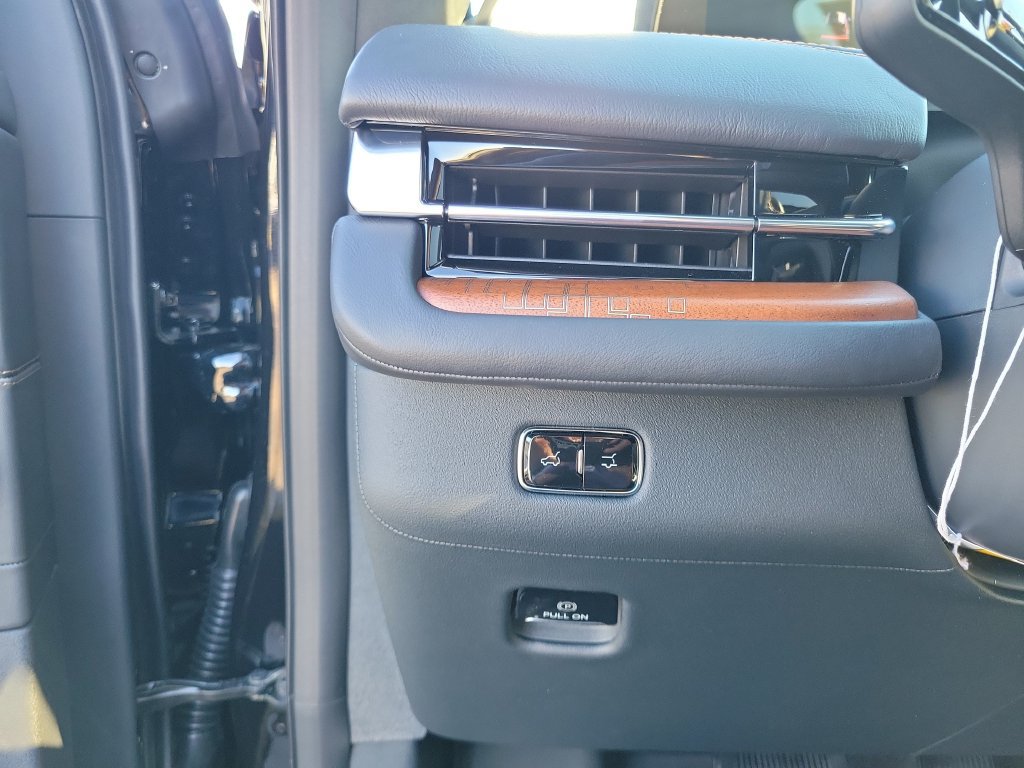New 2027 Lincoln Navigator L Black Label AWD/4WD image 23