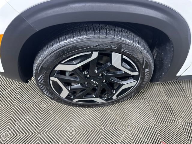 Used 2024 Kia Seltos SX w/ SX Sunroof Package image 10