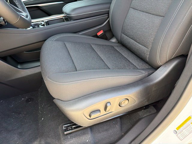 New 2027 Chevrolet Traverse LT w/ Sun and Wheel Package AWD/4WD image 11
