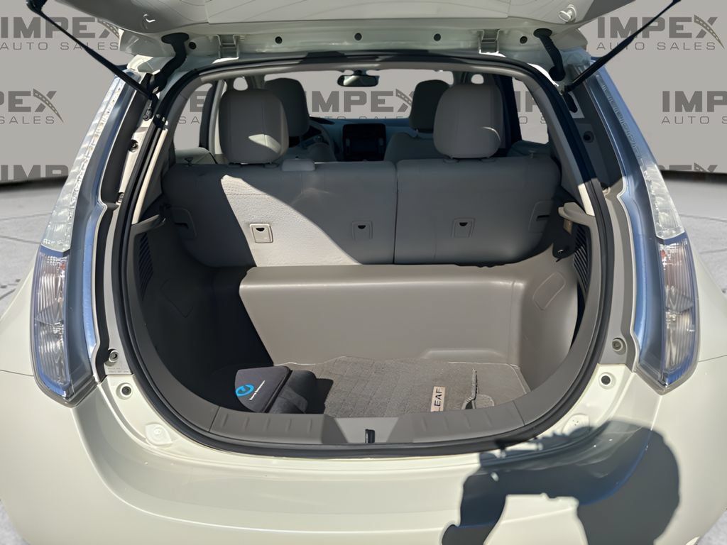 Used 2012 Nissan Leaf SV FWD image 26