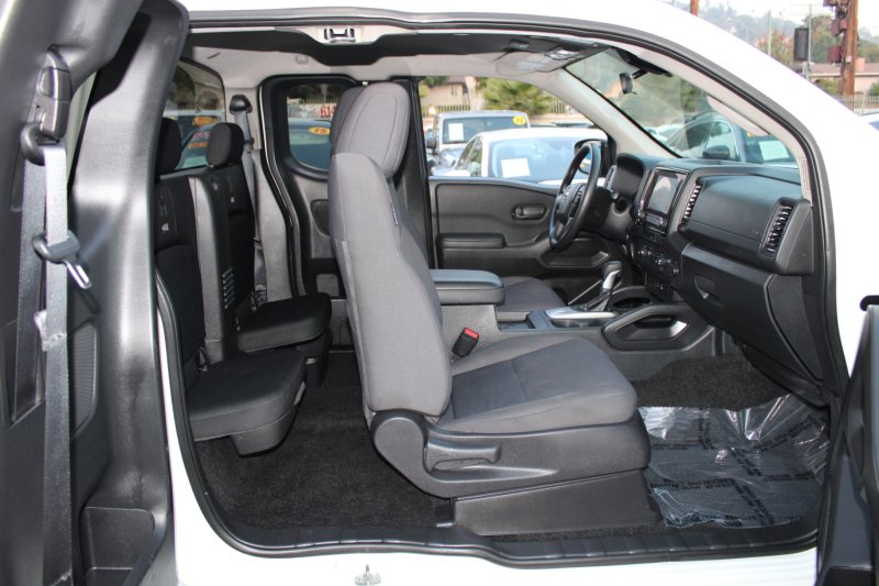 Used 2023 Nissan Frontier S image 8
