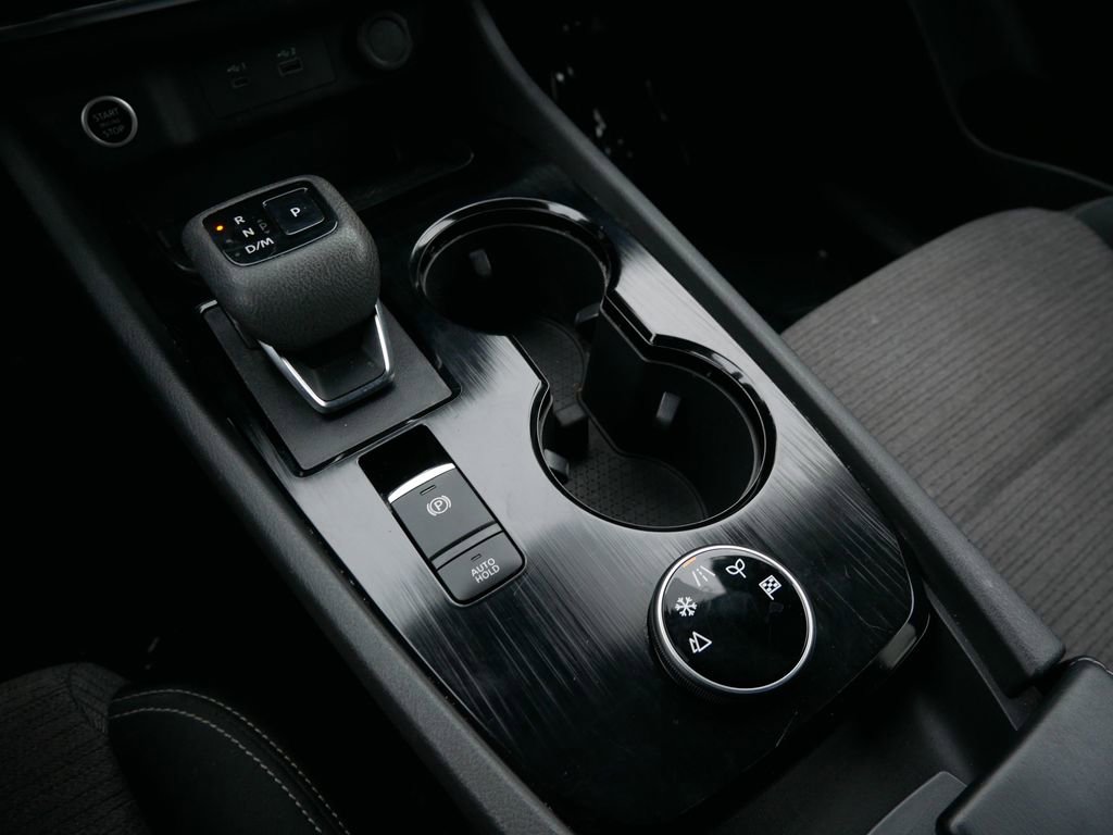 Used 2023 Nissan Rogue SV image 26