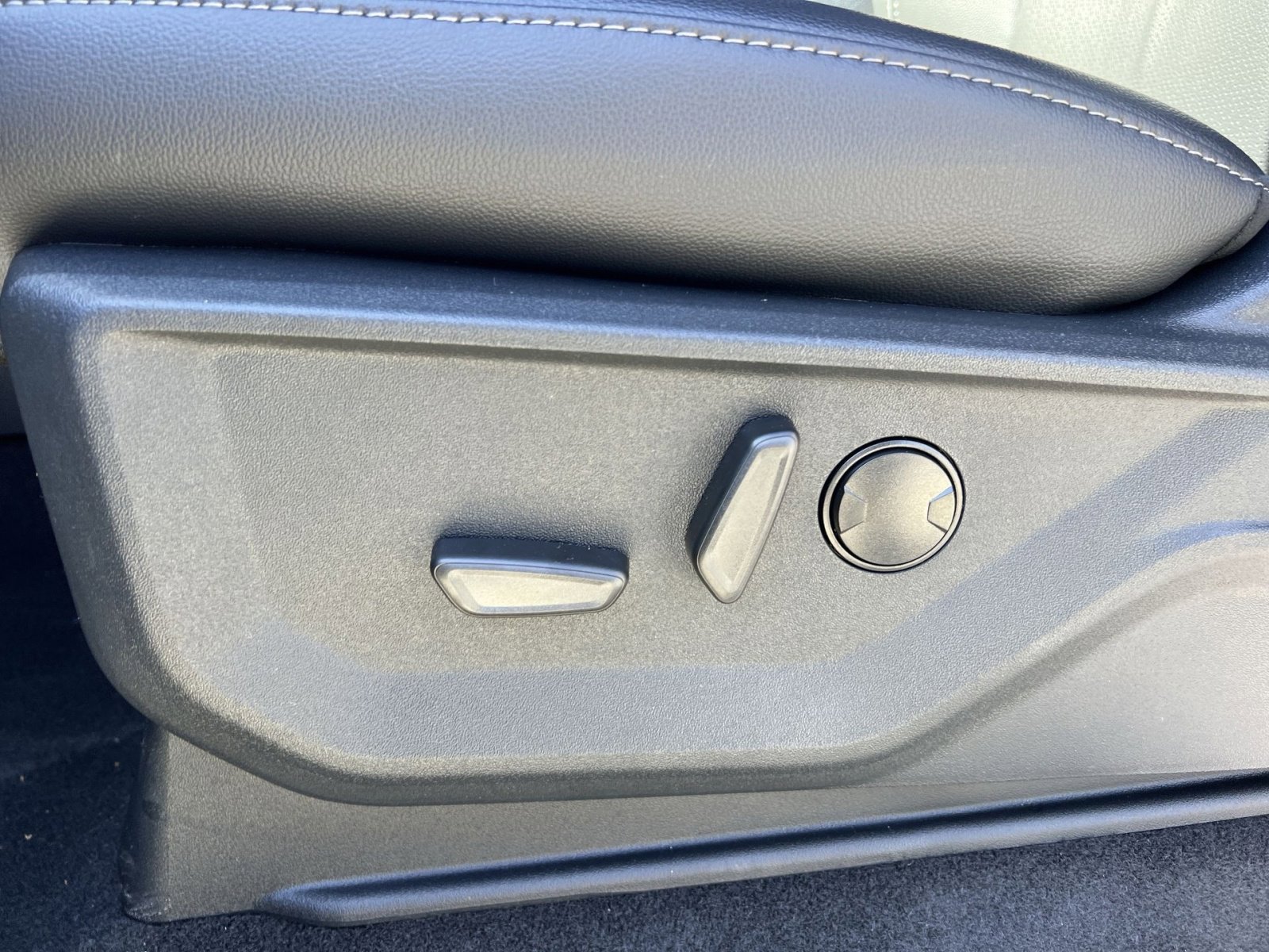 New 2026 Ford F150 Lariat image 14