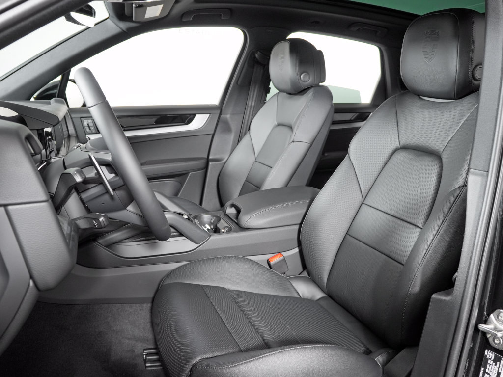 New 2026 Porsche Cayenne AWD/4WD image 4