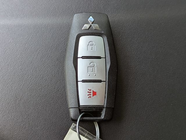 Used 2024 Mitsubishi Outlander ES FWD image 31