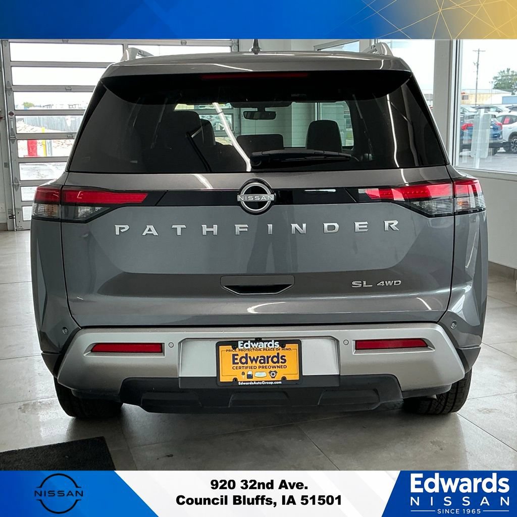 Used 2025 Nissan Pathfinder SL AWD/4WD image 6