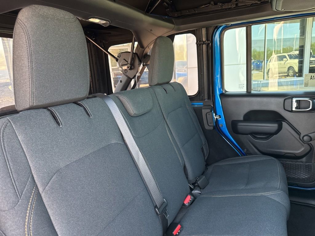 Used 2024 Jeep Wrangler Unlimited Sport AWD/4WD image 39