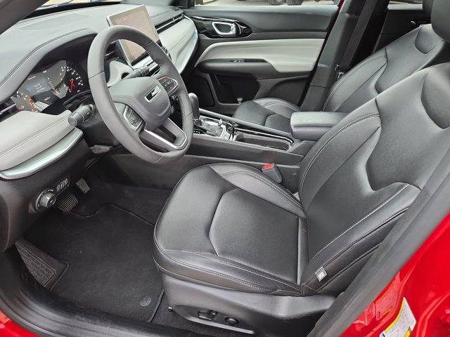 Used 2025 Jeep Compass Limited AWD/4WD image 14