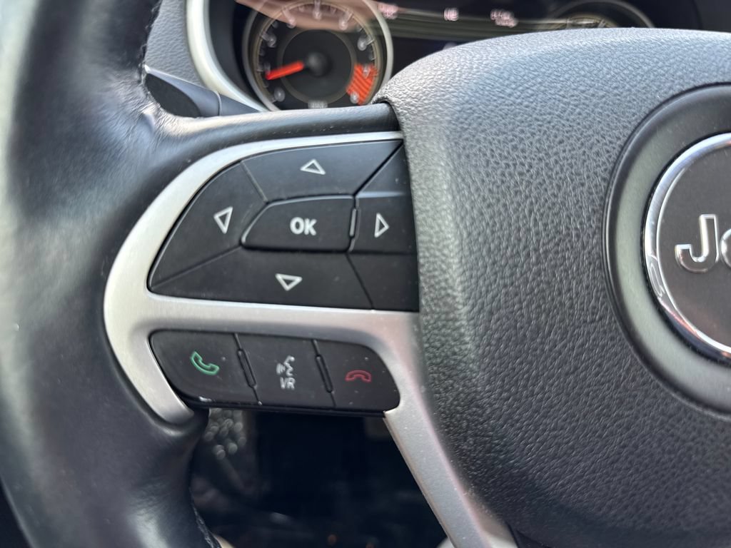 Used 2015 Jeep Cherokee Trailhawk w/ Leather Interior Group AWD/4WD image 16