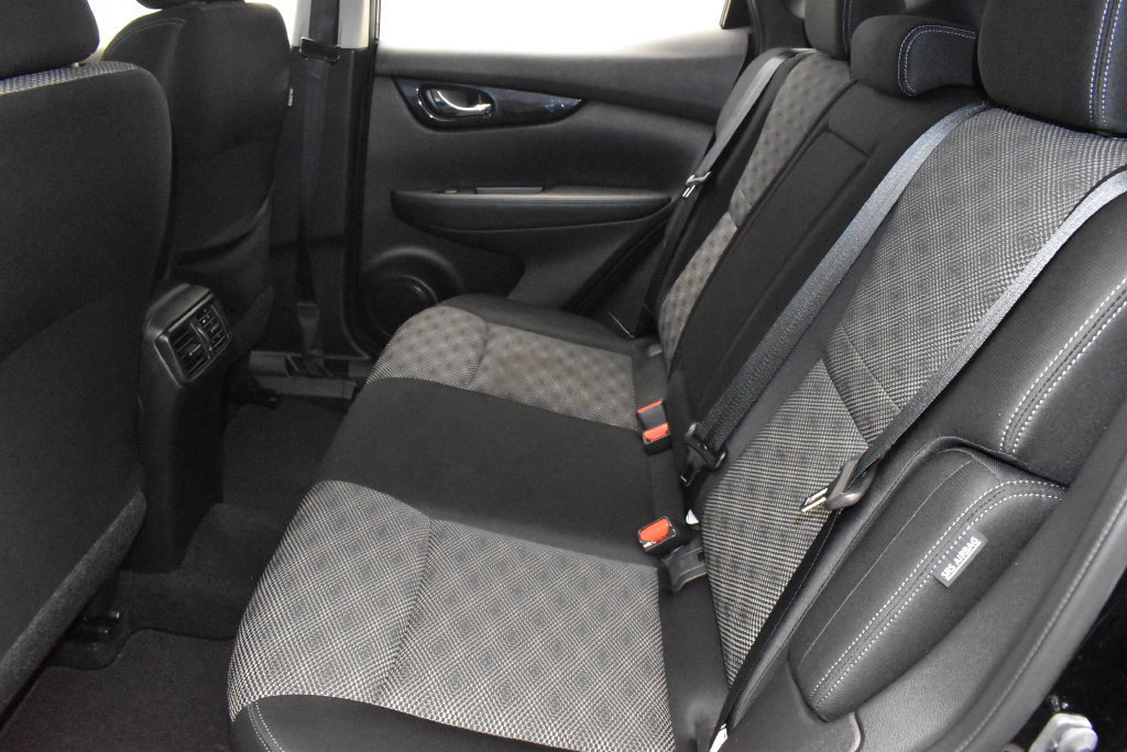 Used 2020 Nissan Rogue Sport SV AWD/4WD image 35