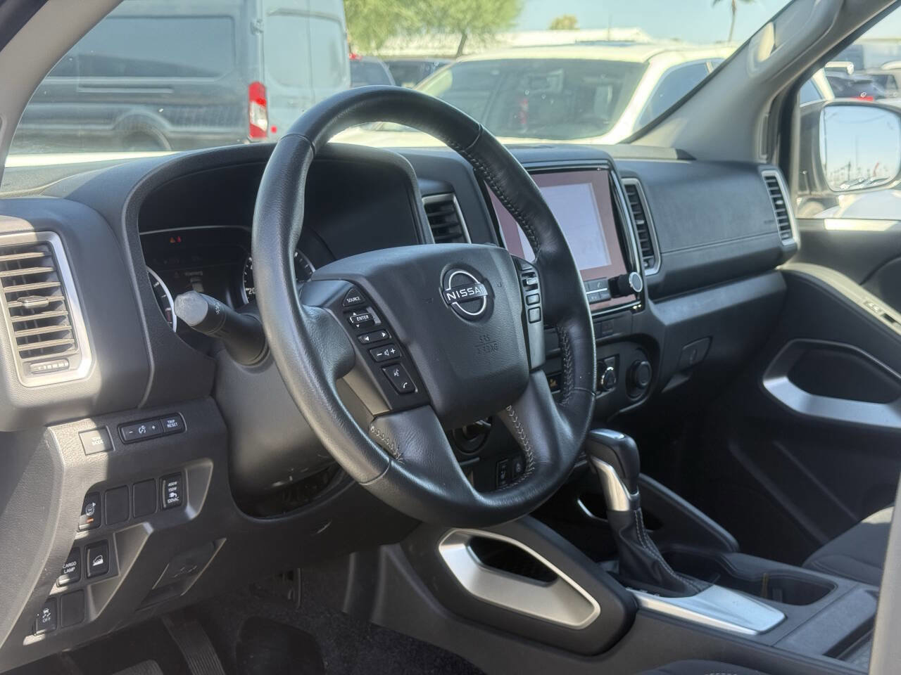 Used 2024 Nissan Frontier SV w/ SV Convenience Package image 18