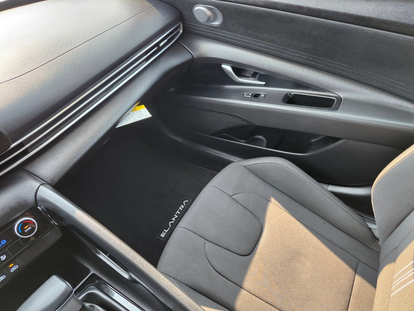 Certified 2026 Hyundai Elantra Hybrid FWD image 14