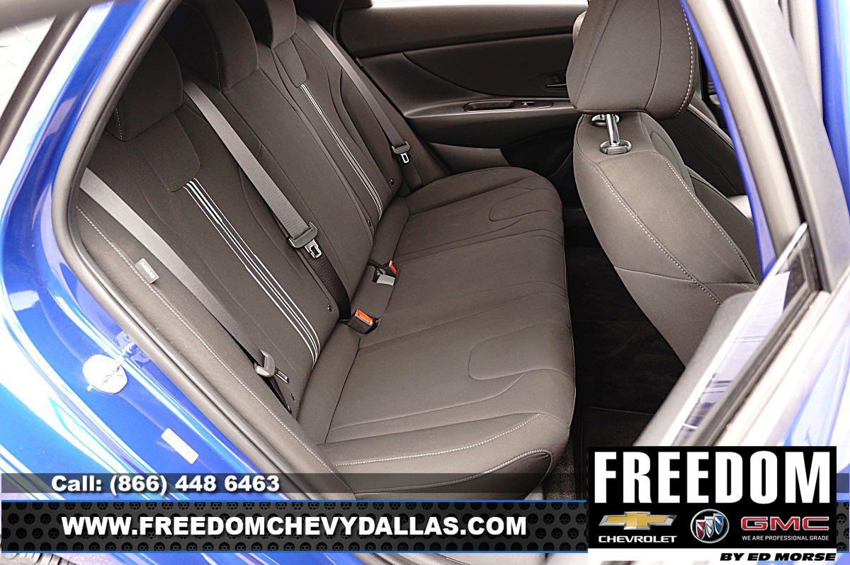 Used 2025 Hyundai Elantra Sport FWD image 12