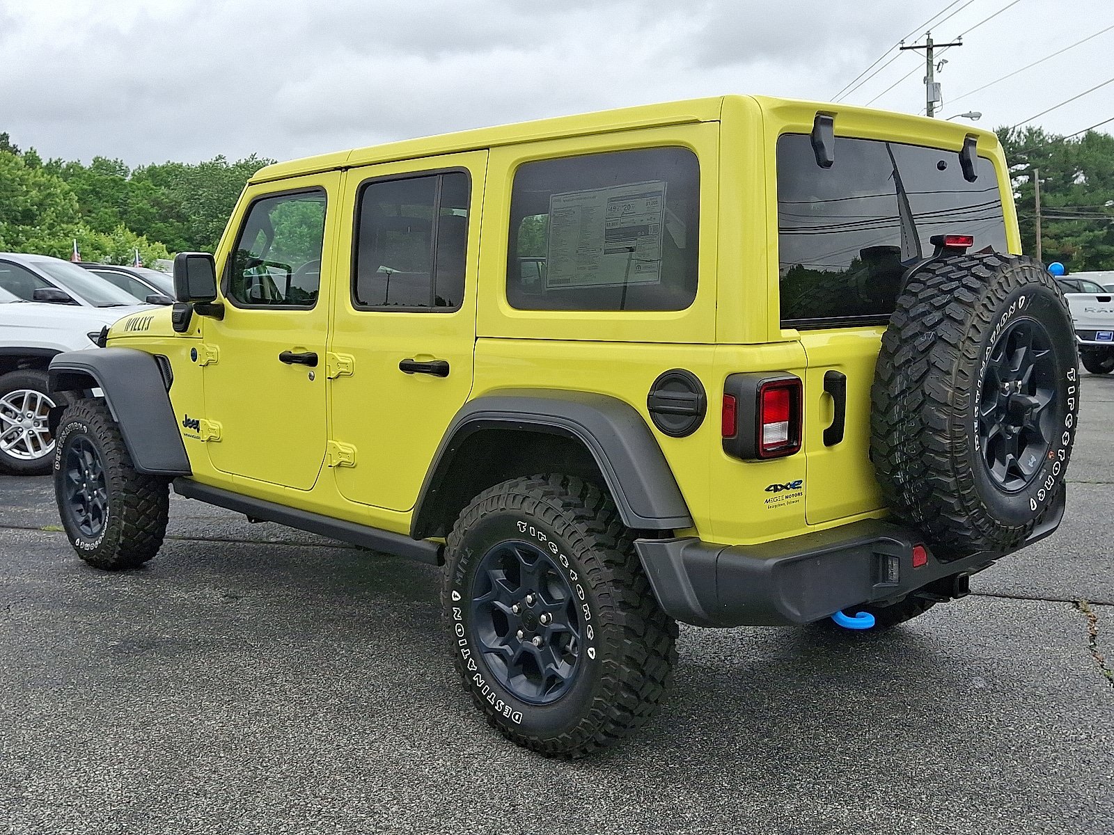 Used 2023 Jeep Wrangler Unlimited w/ Cold Weather Group AWD/4WD image 4