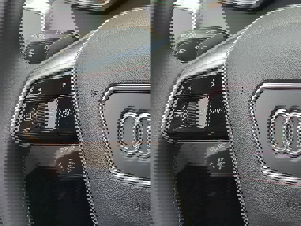 Used 2025 Audi A6 Premium image 25