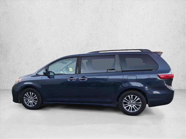 Used 2019 Toyota Sienna XLE w/ XLE Navigation Package FWD image 8