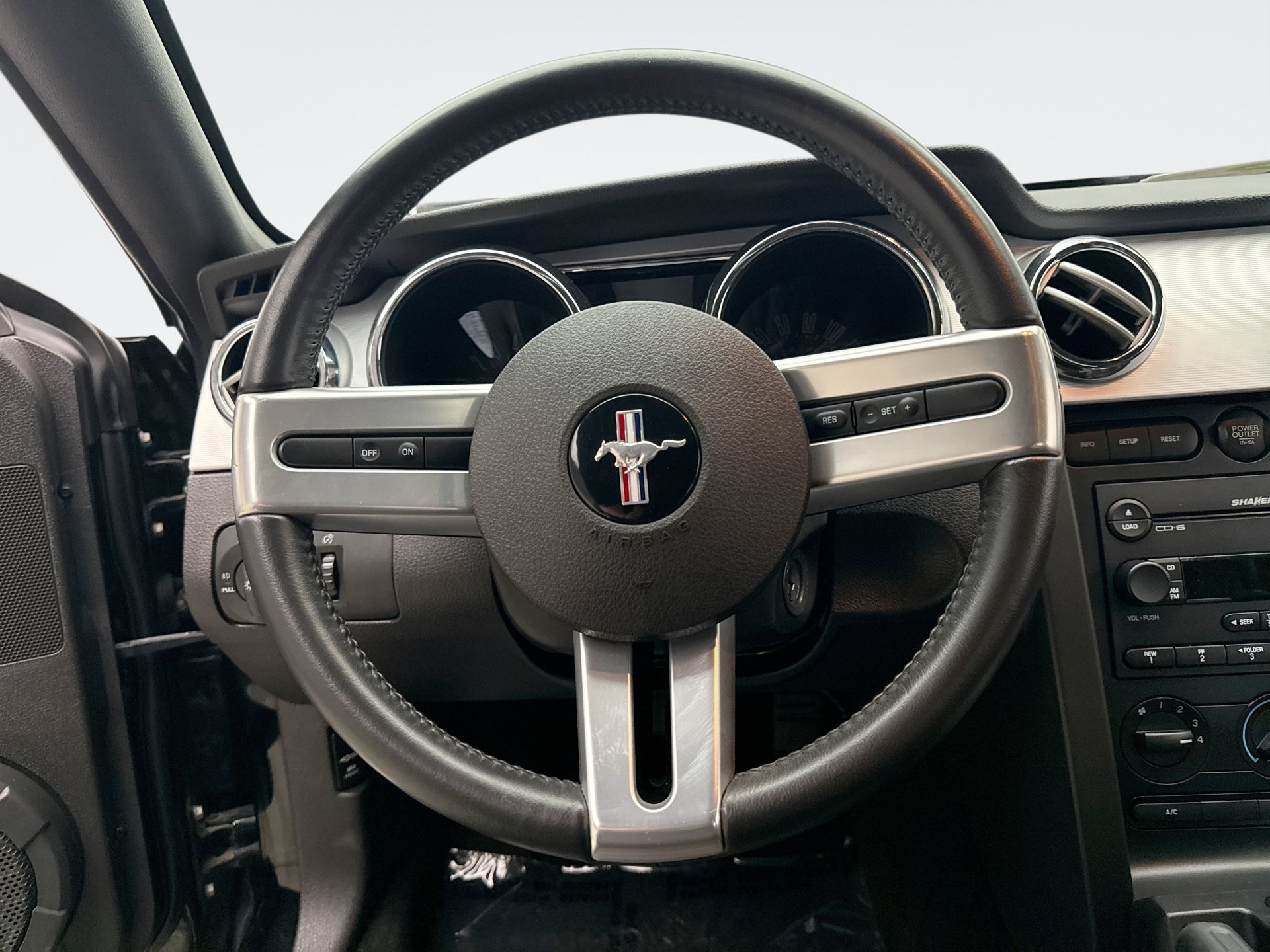 Used 2007 Ford Mustang GT Premium RWD image 12