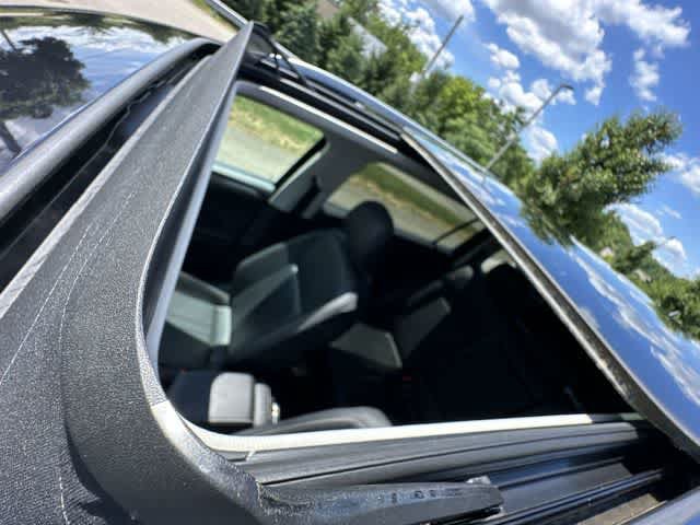 Used 2022 Volkswagen Tiguan SE AWD/4WD image 6