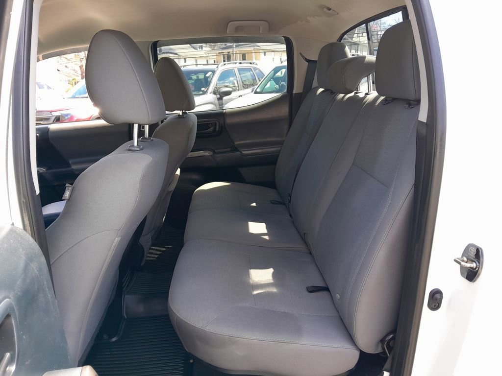 Used 2016 Toyota Tacoma 2WD Double Cab image 27