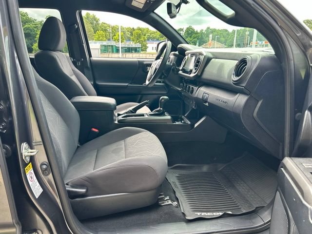 Used 2017 Toyota Tacoma TRD Sport w/ Tow Package (A/T) AWD/4WD image 32