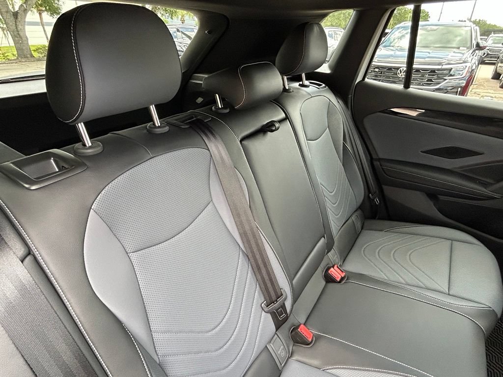 New 2026 Volkswagen Tiguan SE R-Line FWD image 42