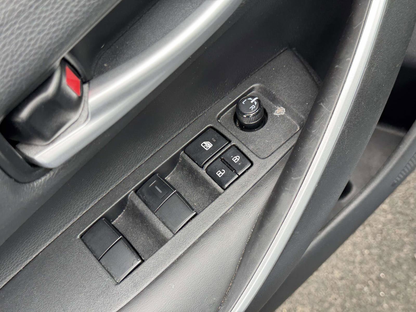 Used 2022 Toyota Corolla SE w/ SE Premium Package image 14