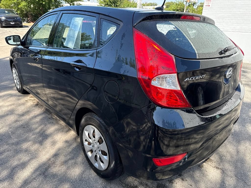 Used 2016 Hyundai Accent SE FWD image 3