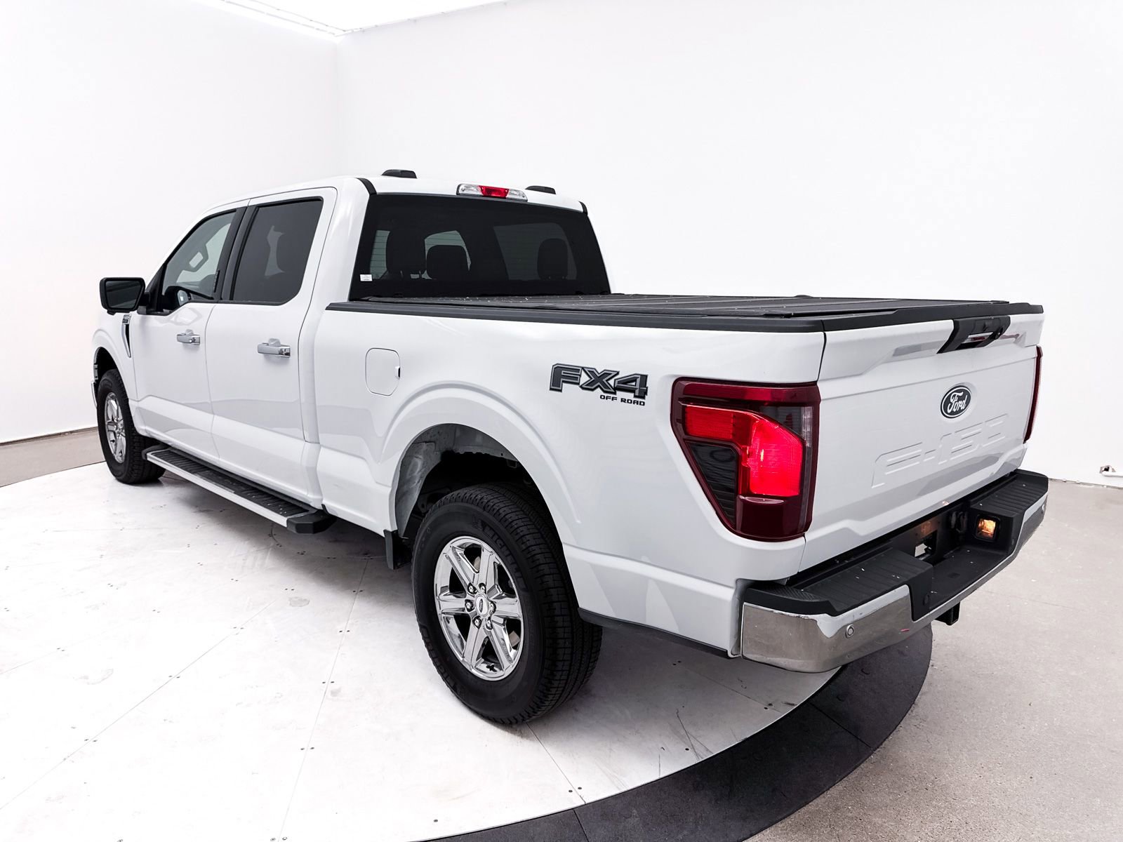 Used 2024 Ford F150 XLT w/ FX4 Off-Road Package image 15