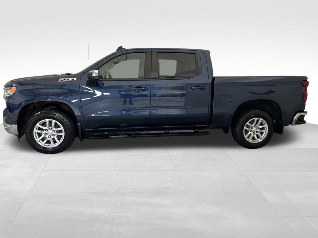 Used 2023 Chevrolet Silverado 1500 LT image 2