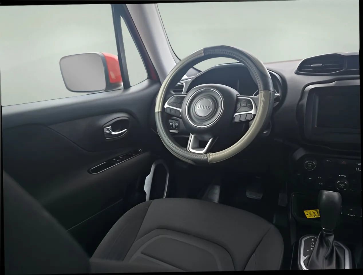 Used 2021 Jeep Renegade Latitude FWD image 14