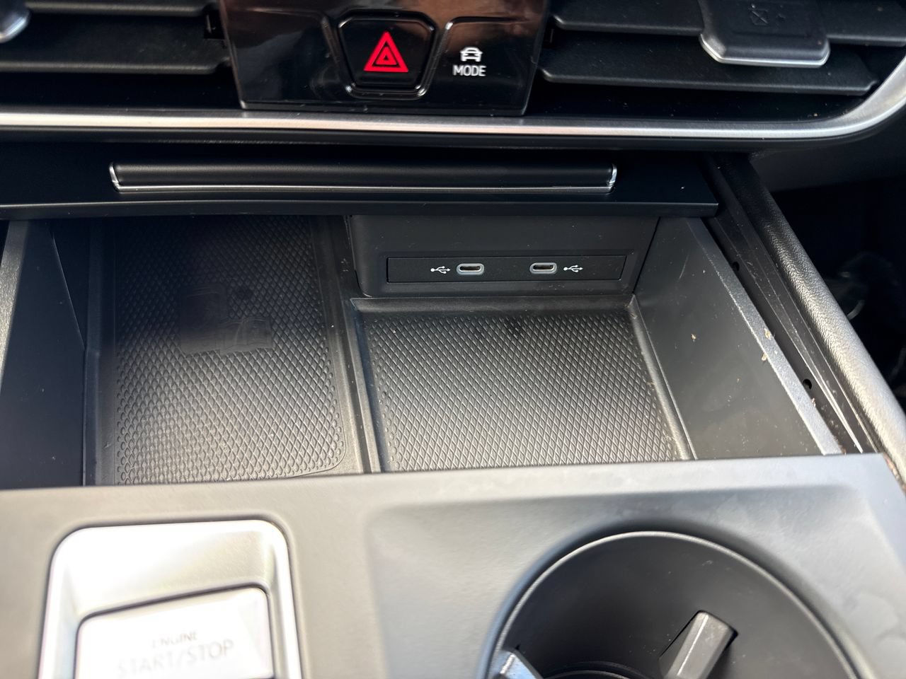 Used 2024 Volkswagen Atlas SE AWD/4WD image 22