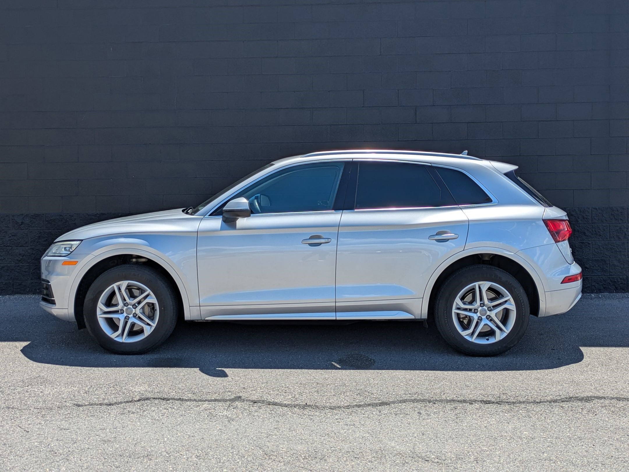 Used 2019 Audi Q5 2.0T Premium w/ Convenience Package AWD/4WD image 8