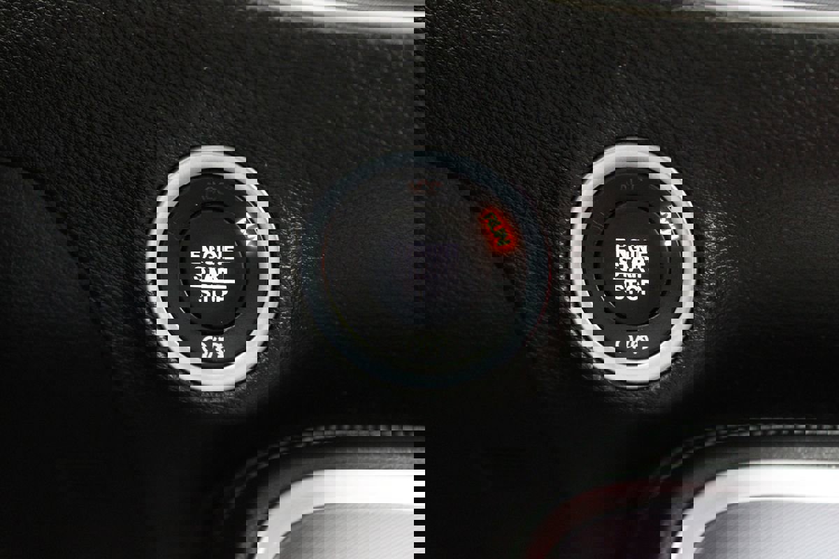 Used 2021 Dodge Challenger SXT image 15