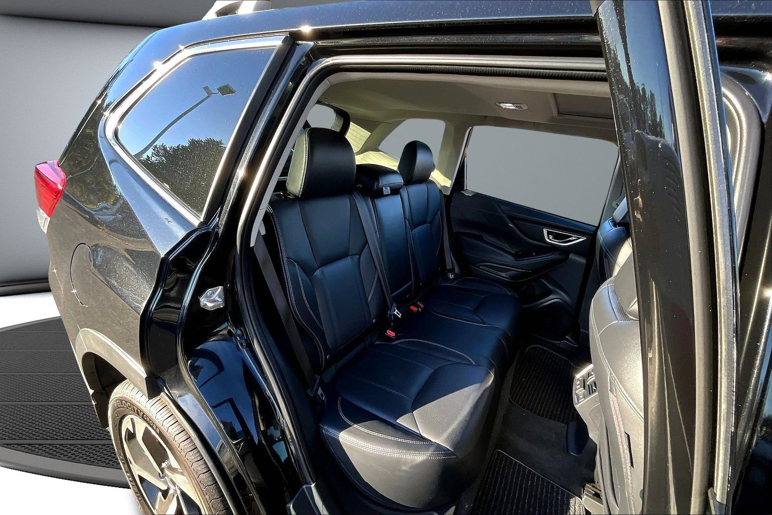 Used 2022 Subaru Forester Touring image 24