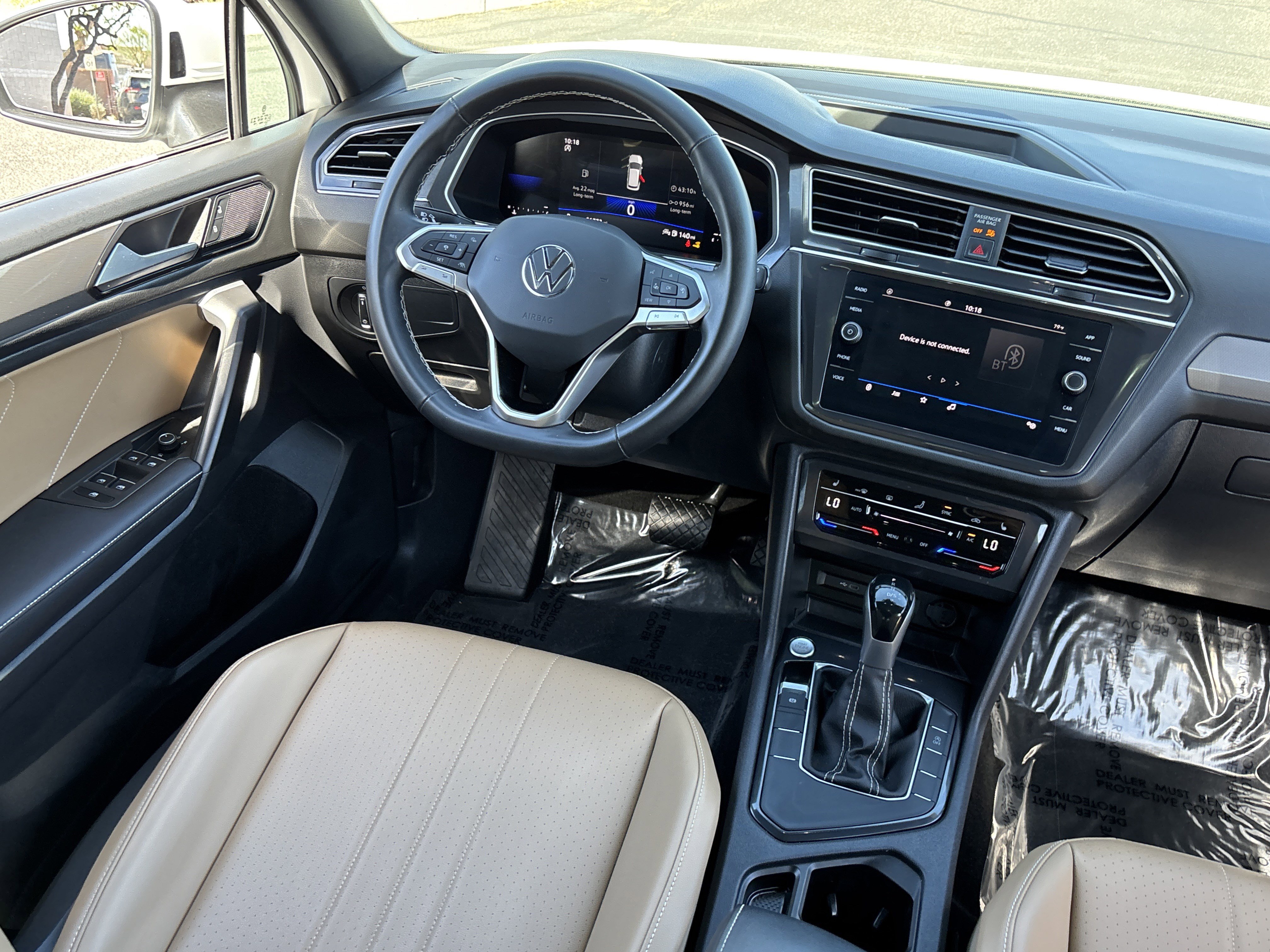 Used 2023 Volkswagen Tiguan SE w/ Panoramic Sunroof Package image 13