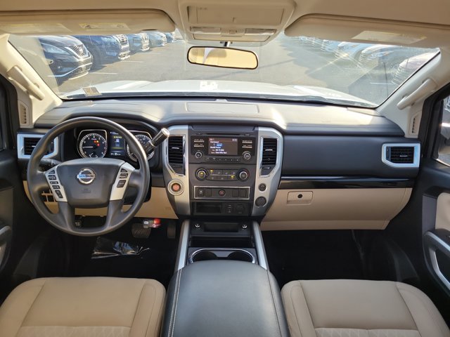 Used 2017 Nissan Titan SV image 9