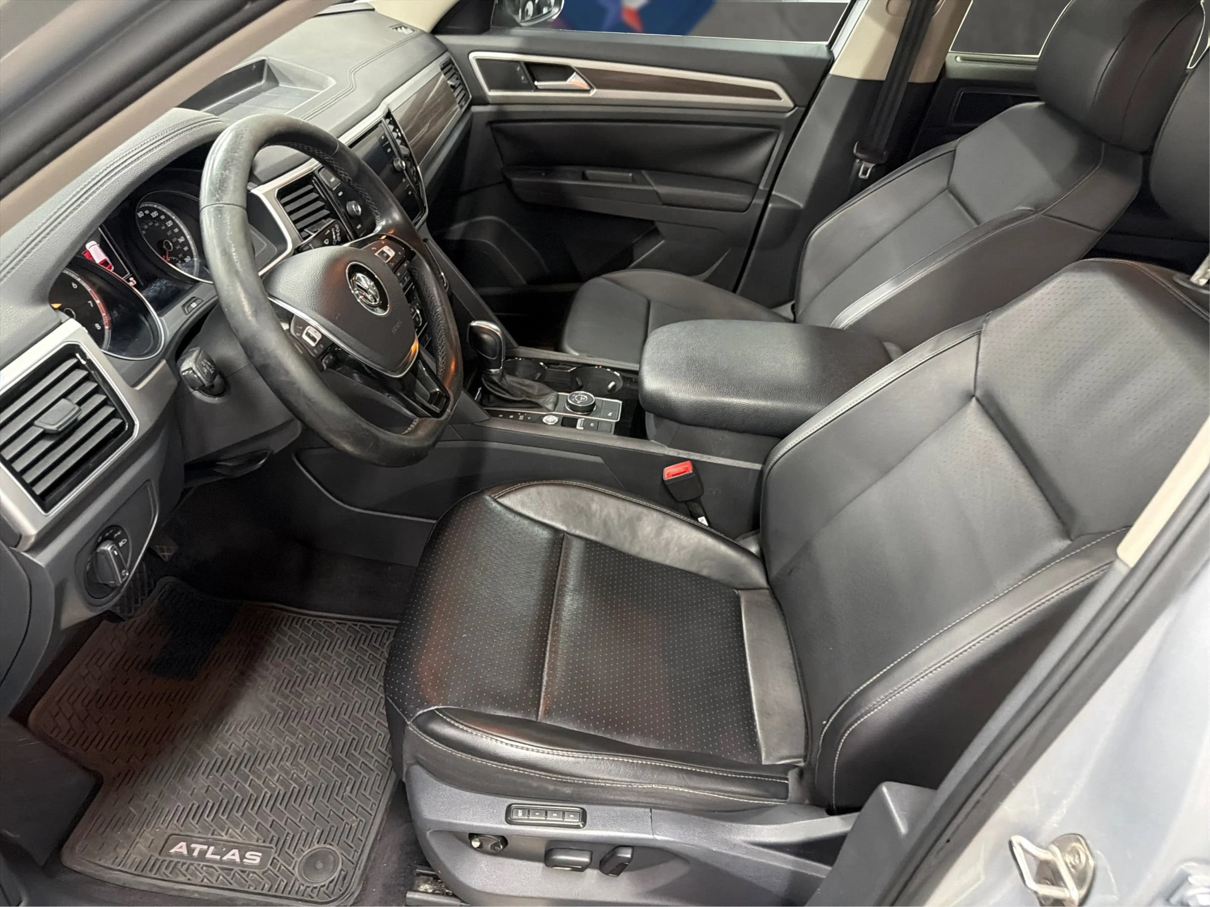 Used 2018 Volkswagen Atlas SEL AWD/4WD image 13