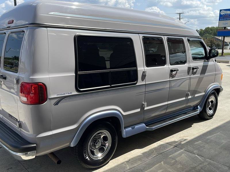 Used 1999 Dodge B1500 RWD image 9