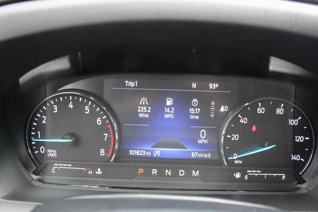 Used 2020 Ford Explorer XLT w/ Equipment Group 202A AWD/4WD image 15
