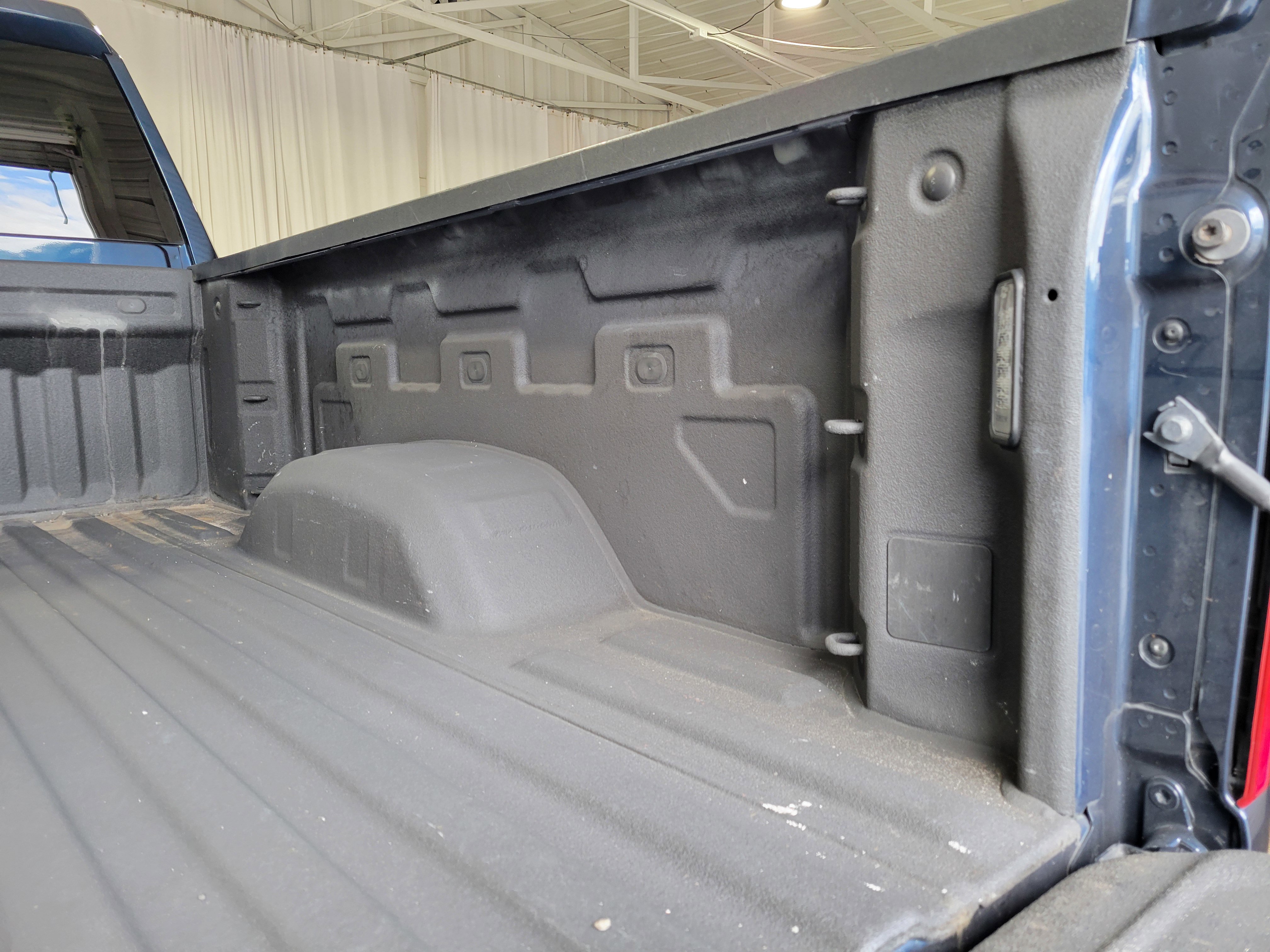 Used 2021 Chevrolet Silverado 2500 Custom w/ Custom Value Package image 8