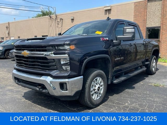 Used 2024 Chevrolet Silverado 2500 LT w/ Convenience Package AWD/4WD image 1