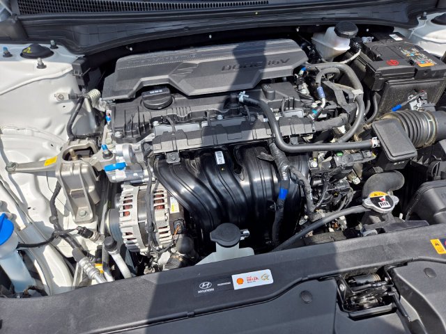 Used 2025 Hyundai Elantra SEL FWD image 21