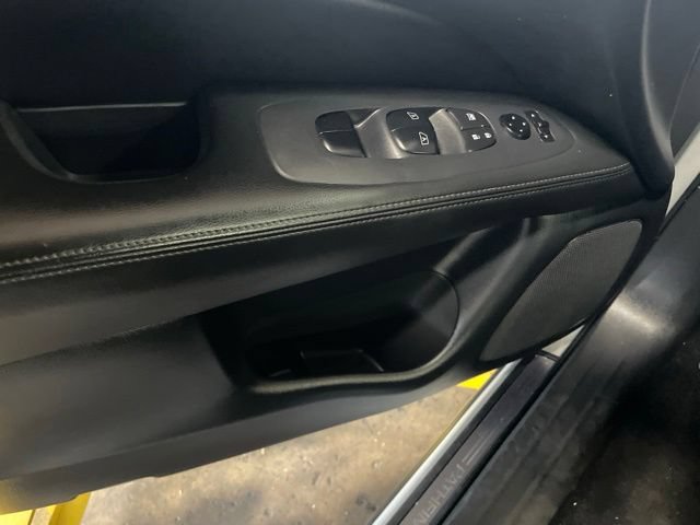 Used 2019 Nissan Pathfinder SL AWD/4WD image 24