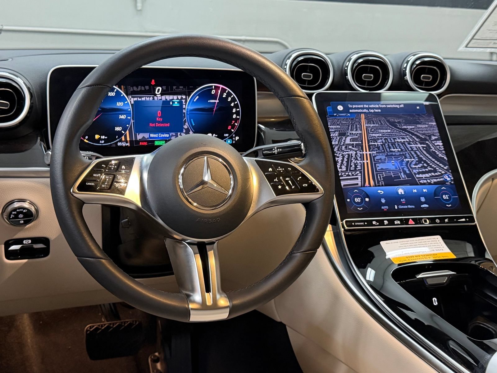 Used 2025 Mercedes-Benz GLC 350e 4MATIC image 37