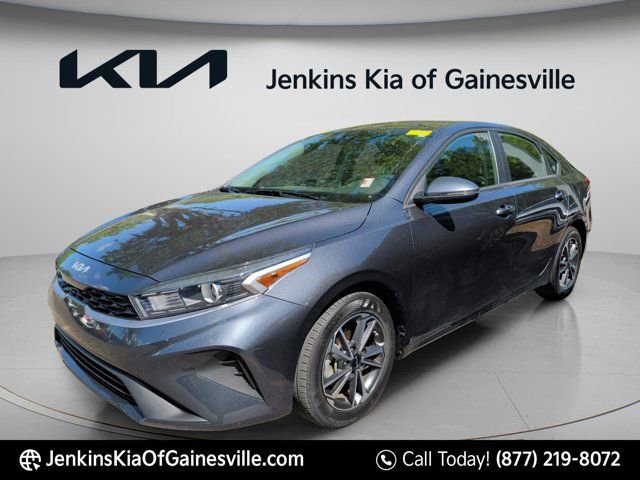 Used 2023 Kia Forte LXS w/ LXS Technology Package FWD image 7