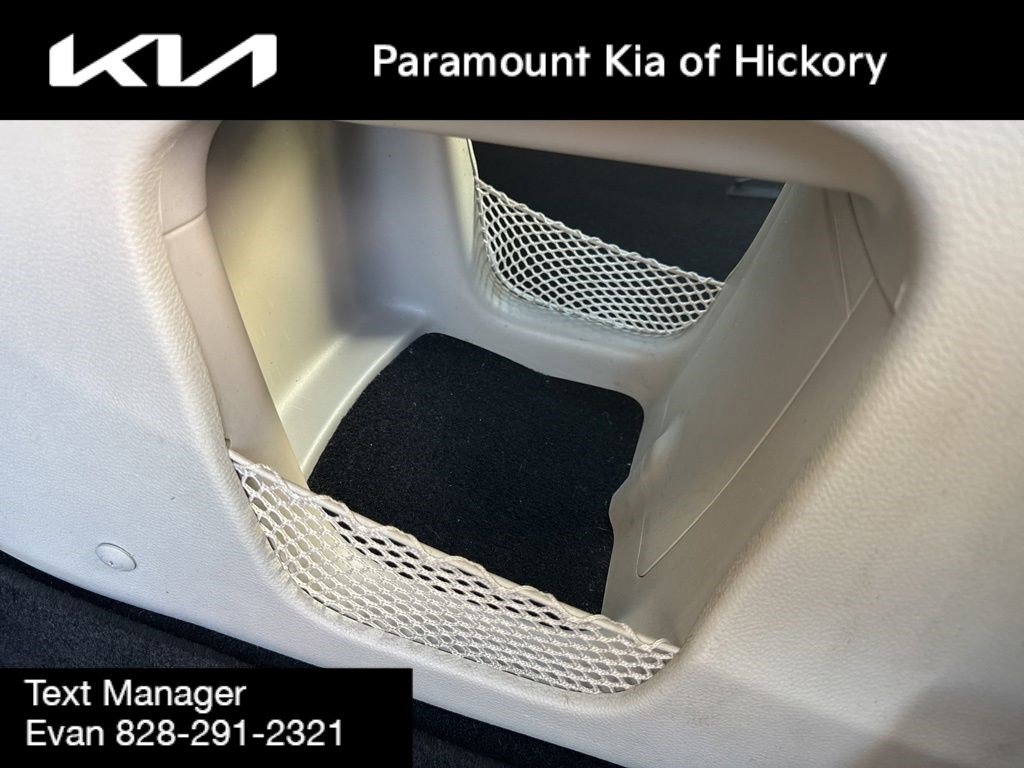 Used 2019 Dodge Grand Caravan SXT image 27