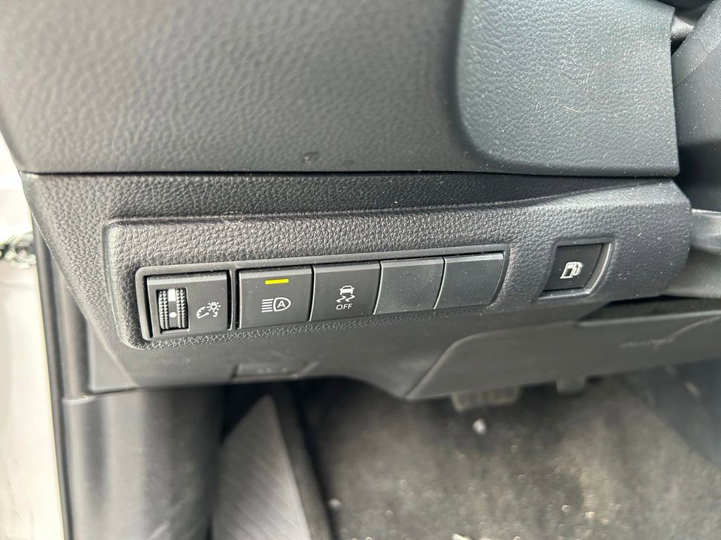 Used 2024 Toyota Corolla SE FWD image 18