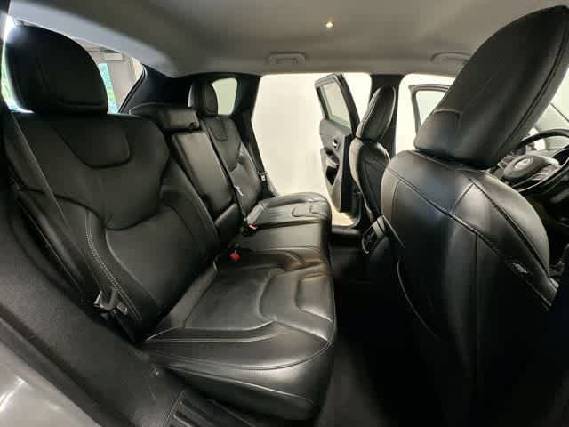 Used 2021 Jeep Cherokee Latitude Lux AWD/4WD image 24