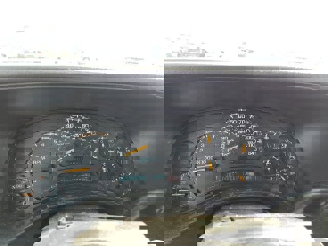 Used 2005 Chevrolet Silverado 2500 w/ Heavy-Duty Power Package image 10